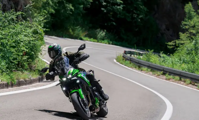 Versys 900 SE