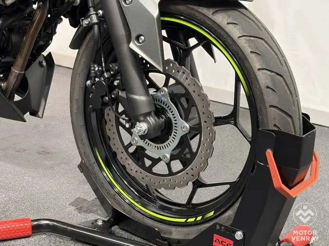 Kawasaki Z125 2025