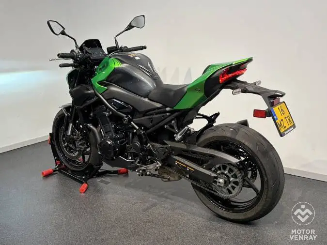 Kawasaki Z900 Performance 2026