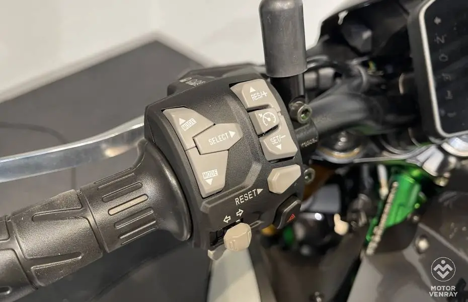 Kawasaki Z900 SE 2026
