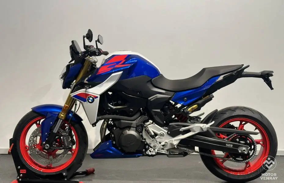 BMW F 900 R 2026