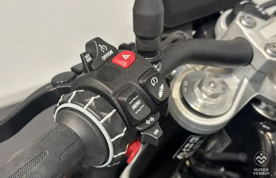 BMW F 900 R 2026