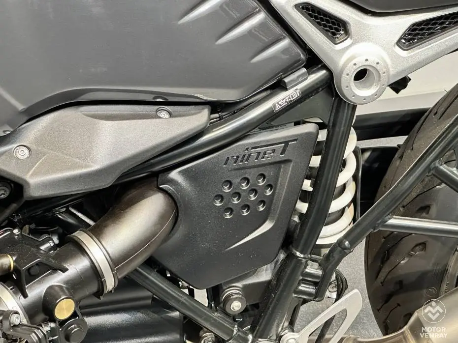 BMW R nine T Pure 2024