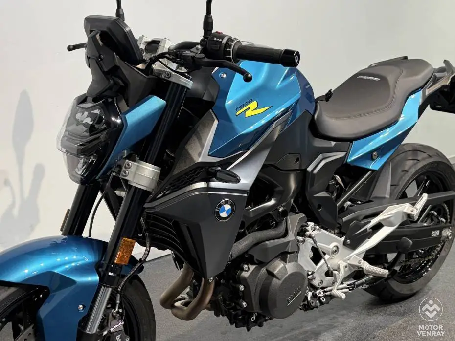 BMW F 900 R 2025