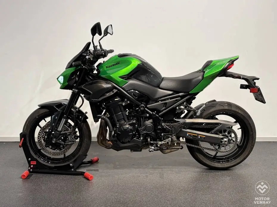 Kawasaki Z900 Performance 2026