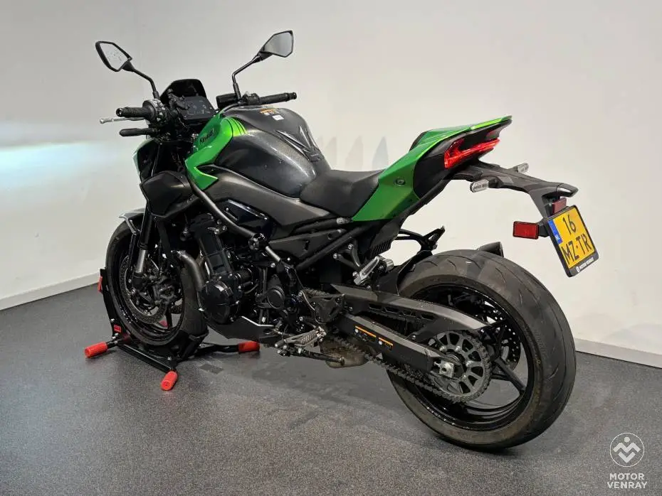 Kawasaki Z900 Performance 2026