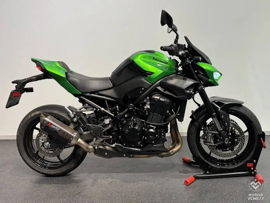 Kawasaki Z900 Performance 2026