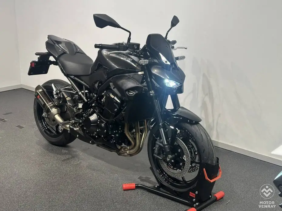 Kawasaki Z900 Performance 2026