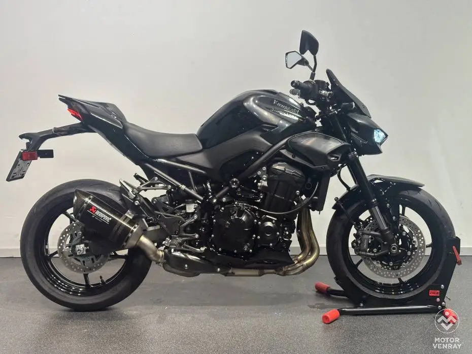 Kawasaki Z900 Performance 2026